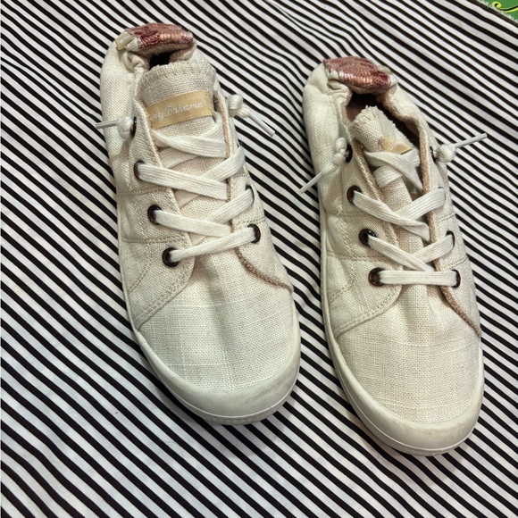 Tommy Bahama Cream sneakers - Picture 2 of 8